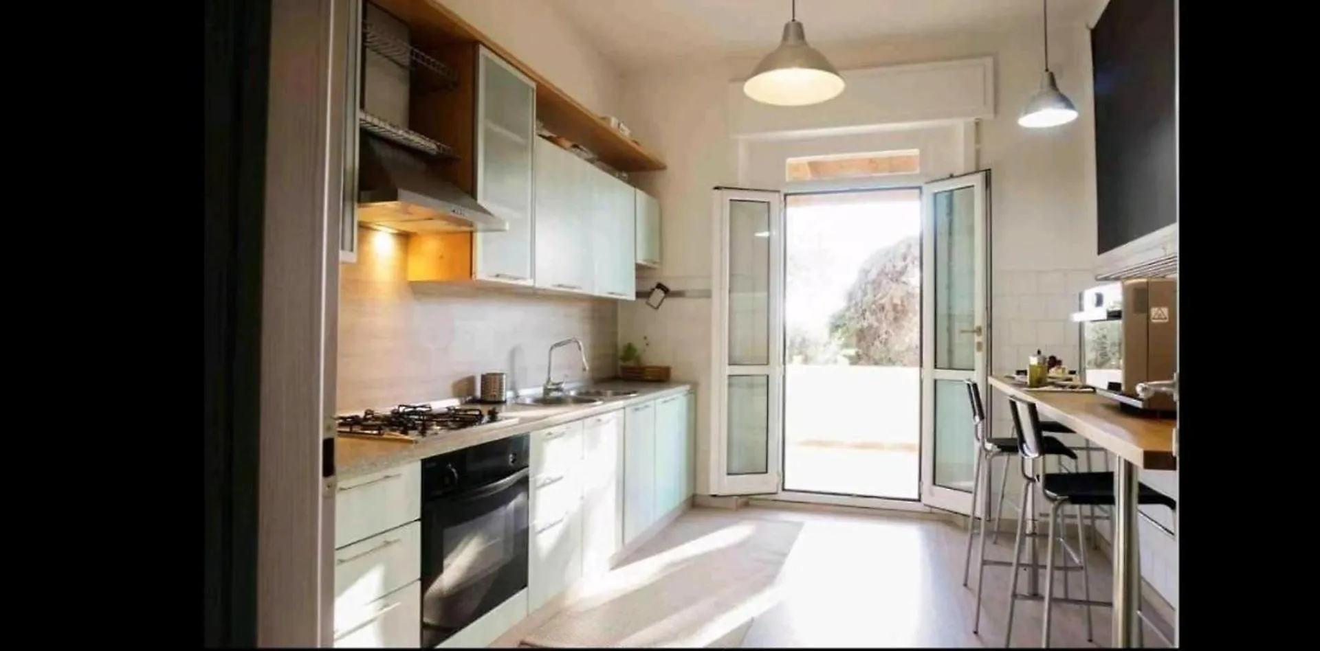 Casa Vacanze Brezza Marina With Beautiful Garden Quartu SantʼElena